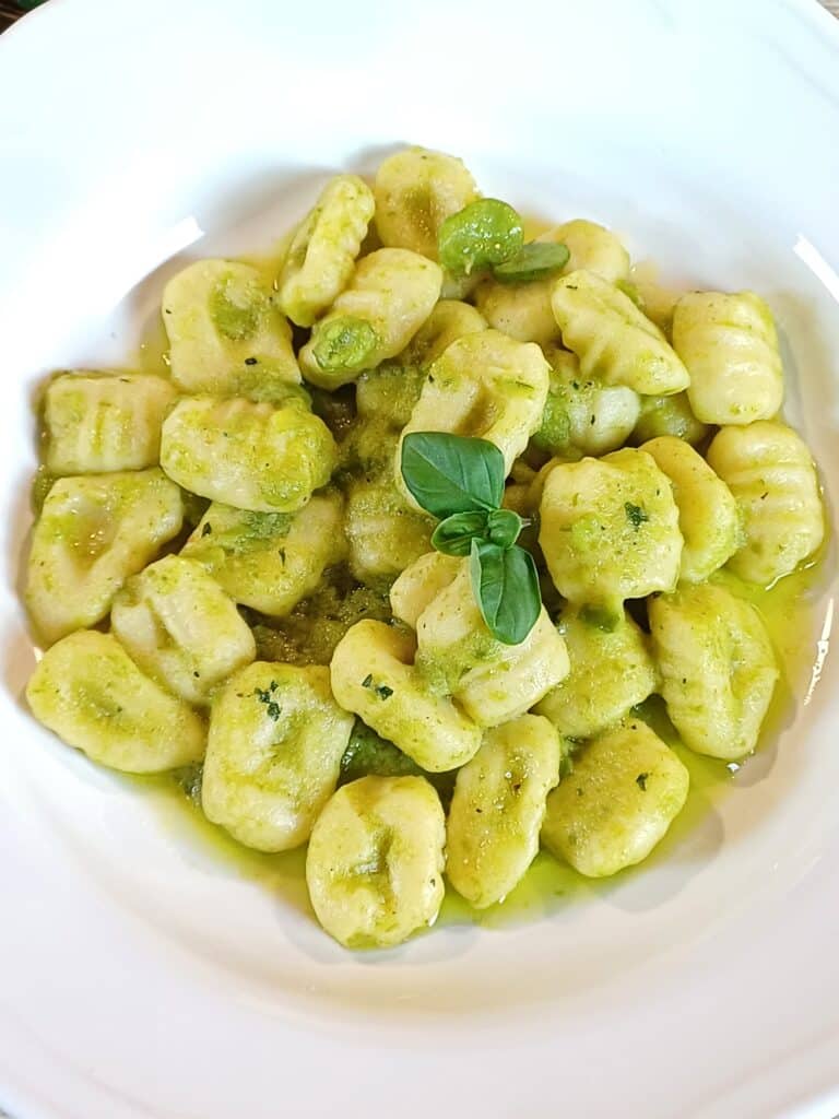 gnocchi al pesto di fave