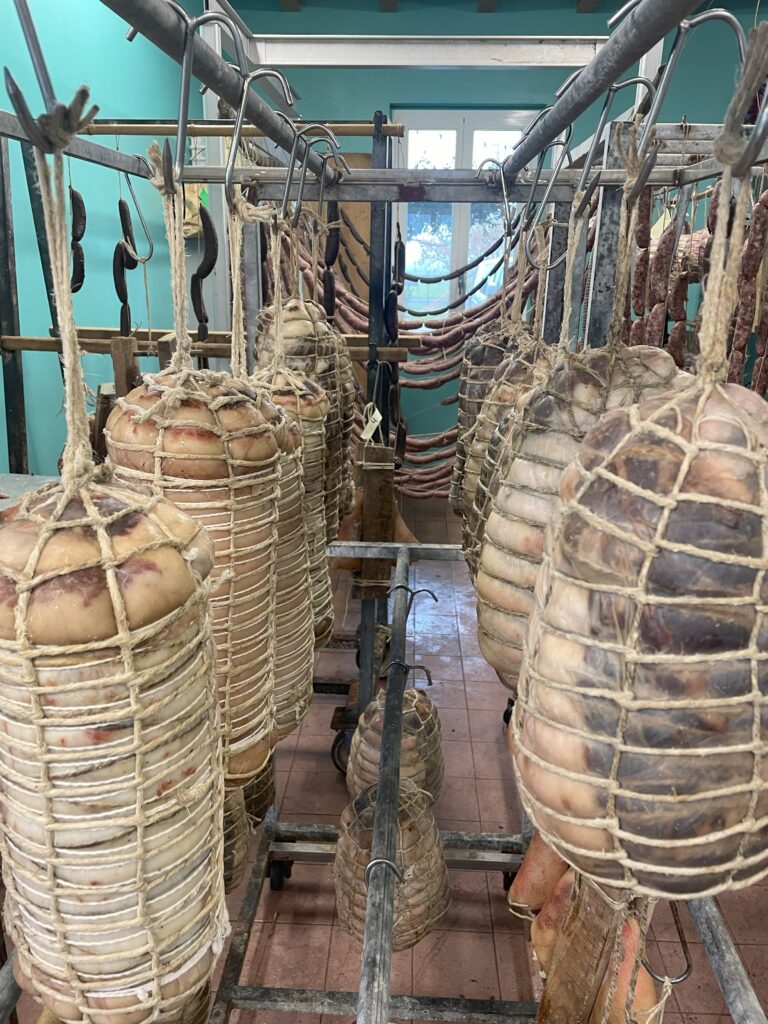 produzione pancetta, salame, coppa