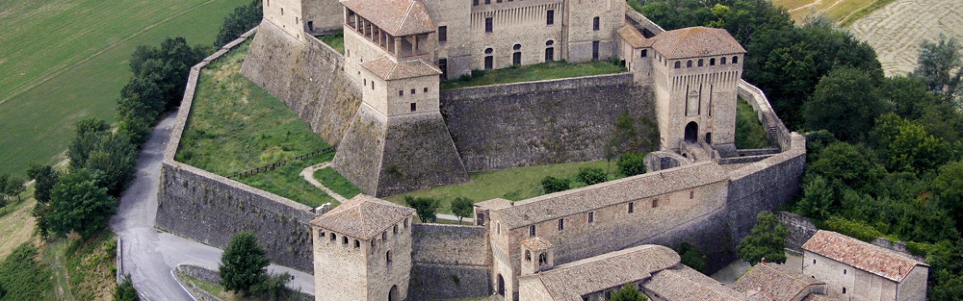 castello di torrechiara
